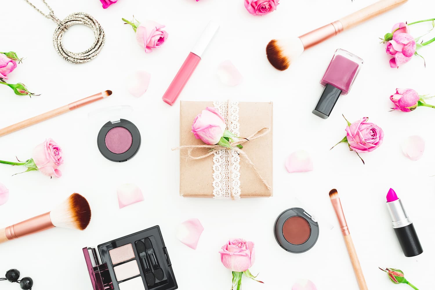 誕生日プレゼントにコスメを贈ろう！女性がもらって嬉しいトレンドアイテム16選 | BIRTHDAYGIFTS by memoco